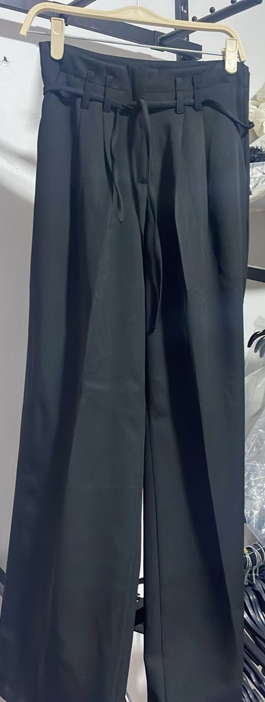 Black high-waist wide-leg pants with tie belt (M)